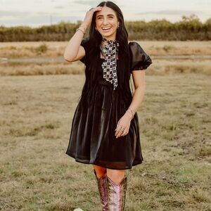 Meet your Posher, Sierra